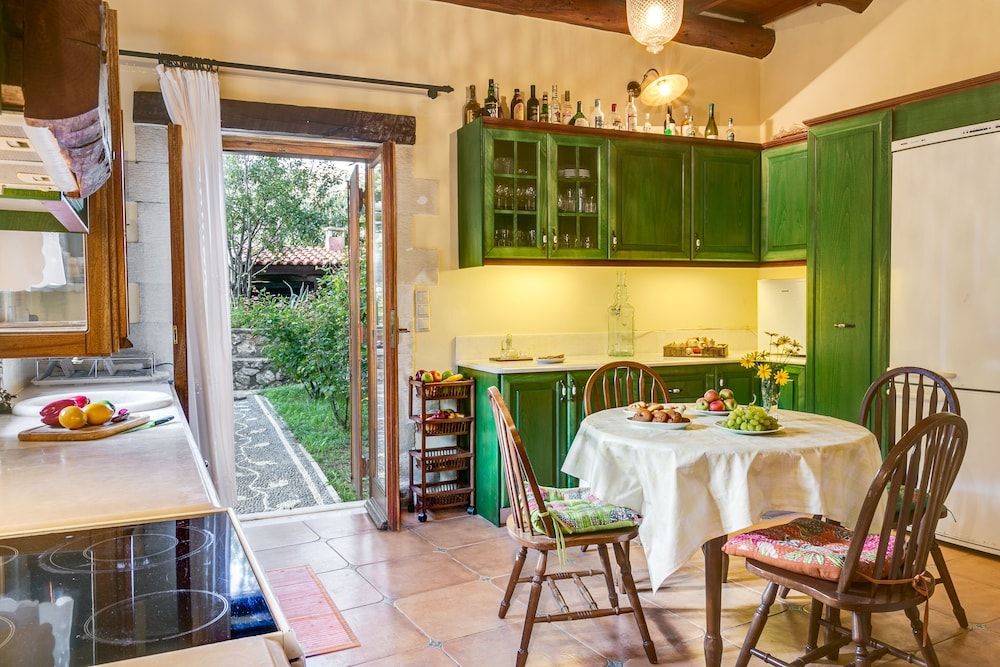 Lux Villa Ifigenia ,in Theriso Village 14 km