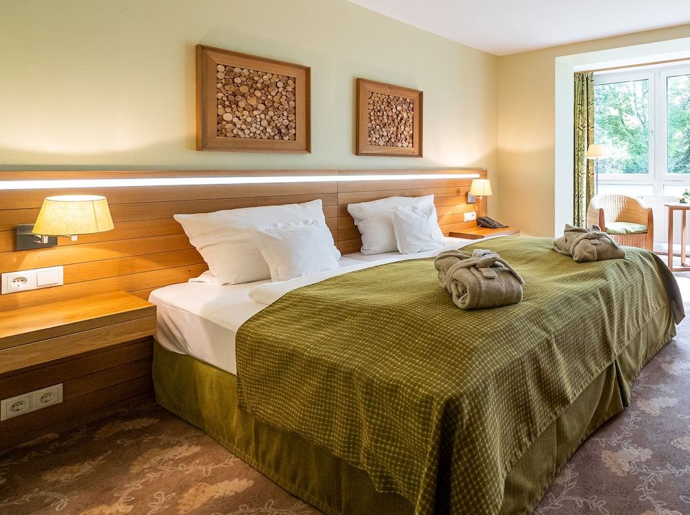 Waldhotel Tannenhäuschen Classic Double Room 2