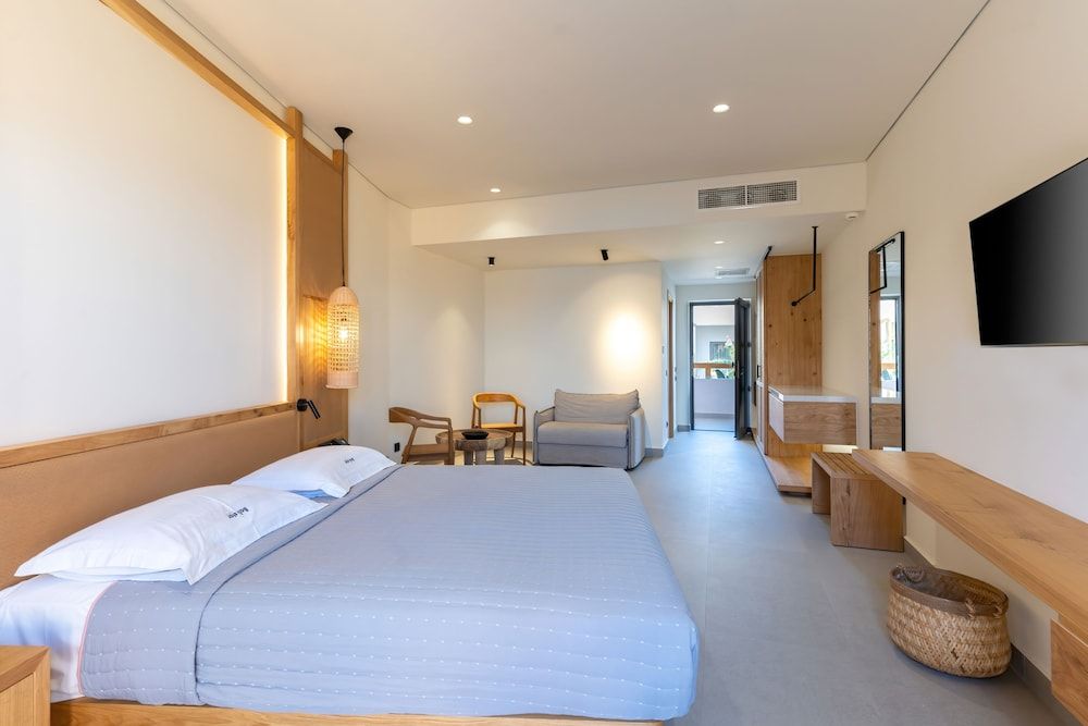 Junior Studio Suite, 1 Queen Bed, Sea Front