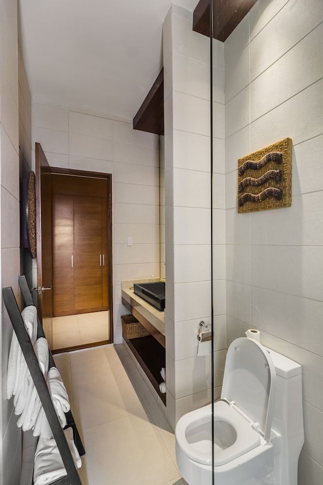 Kandaya Resort Deluxe Room 6