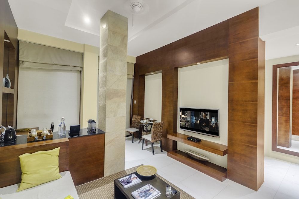 Kandaya Resort Deluxe Room 9