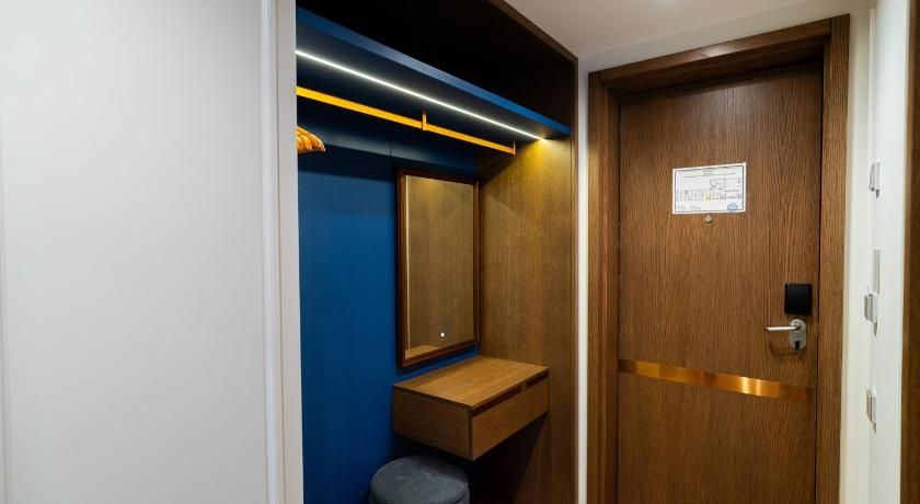 The Dostyk Hotel Deluxe Double Room with Bath 10