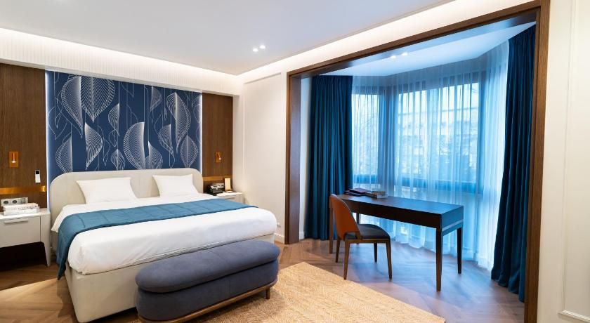 The Dostyk Hotel Deluxe Double Room with Bath 2