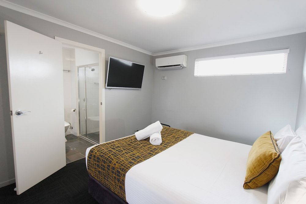 The Stirling Motel Queen Suite 4