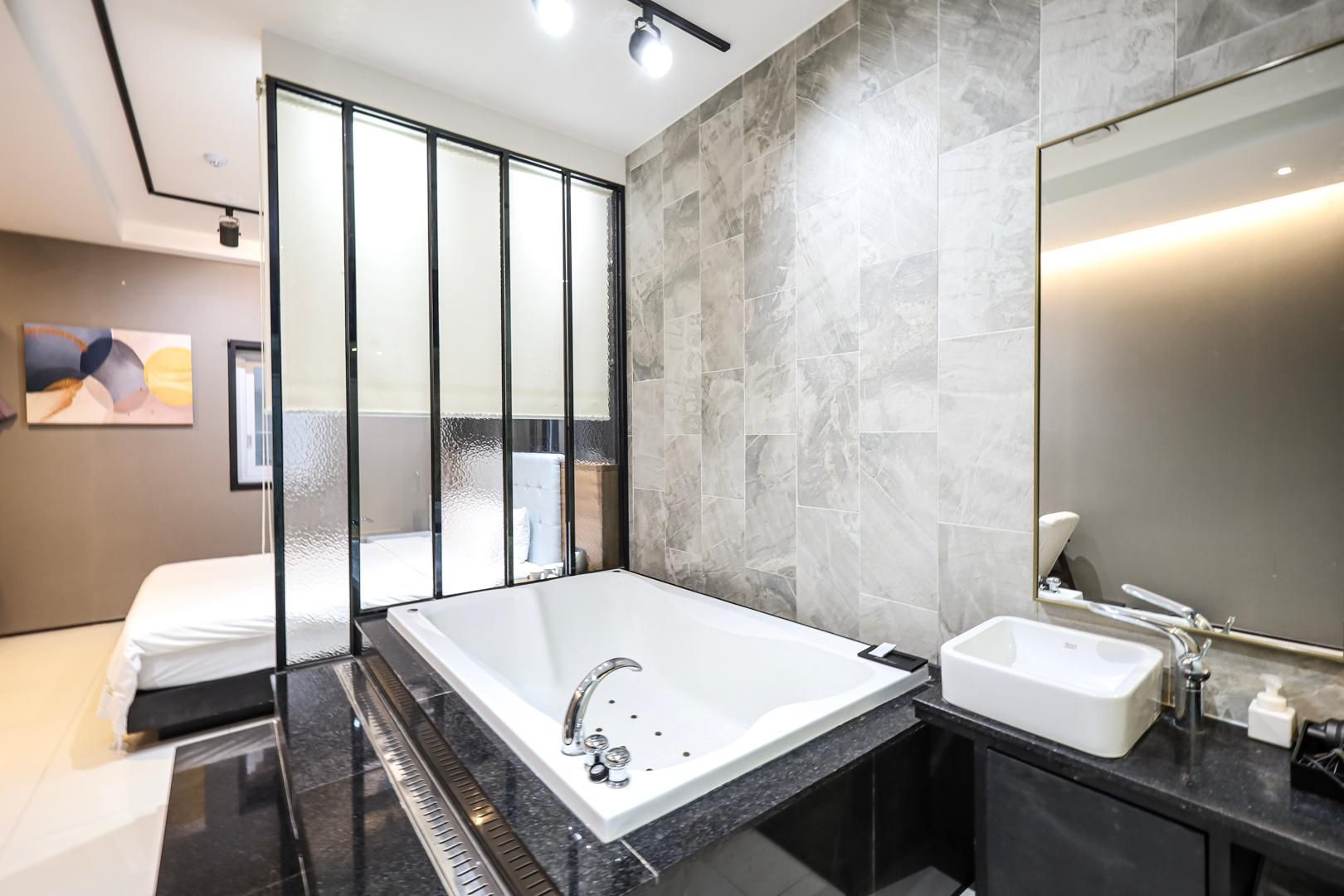 undefined Hotel Almond Busan Station 10