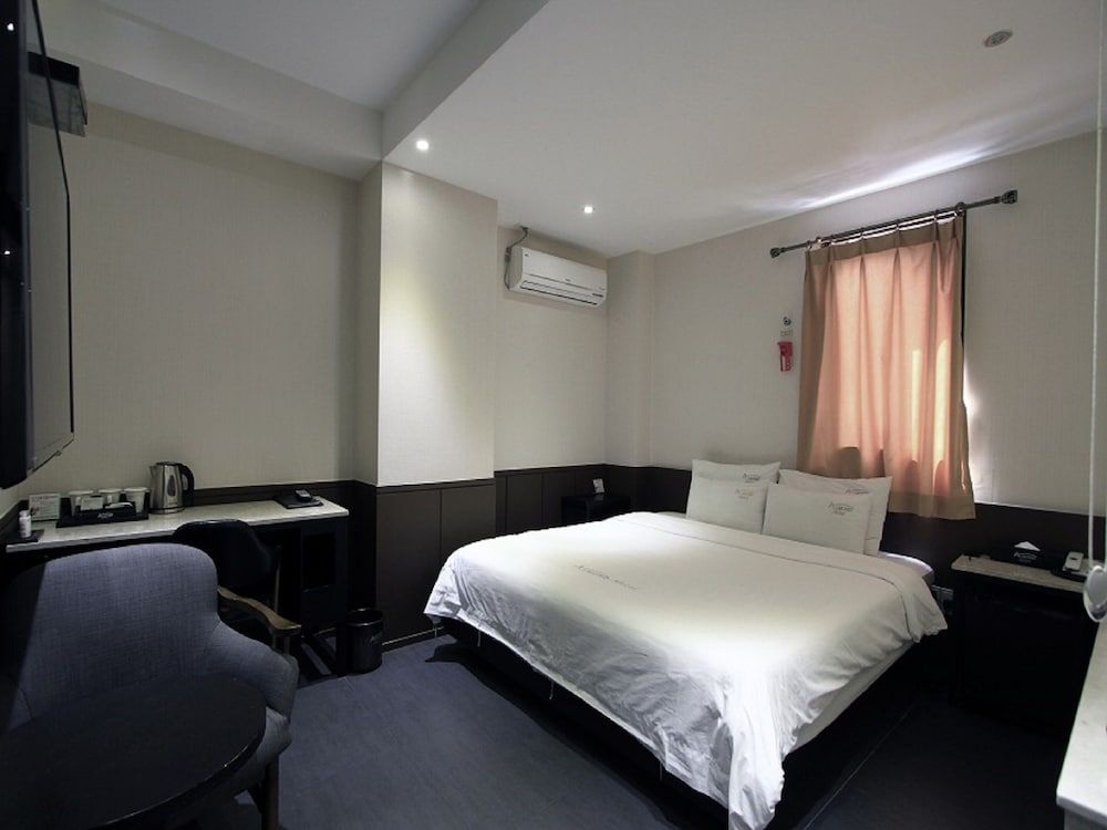 undefined Hotel Almond Busan Station 8