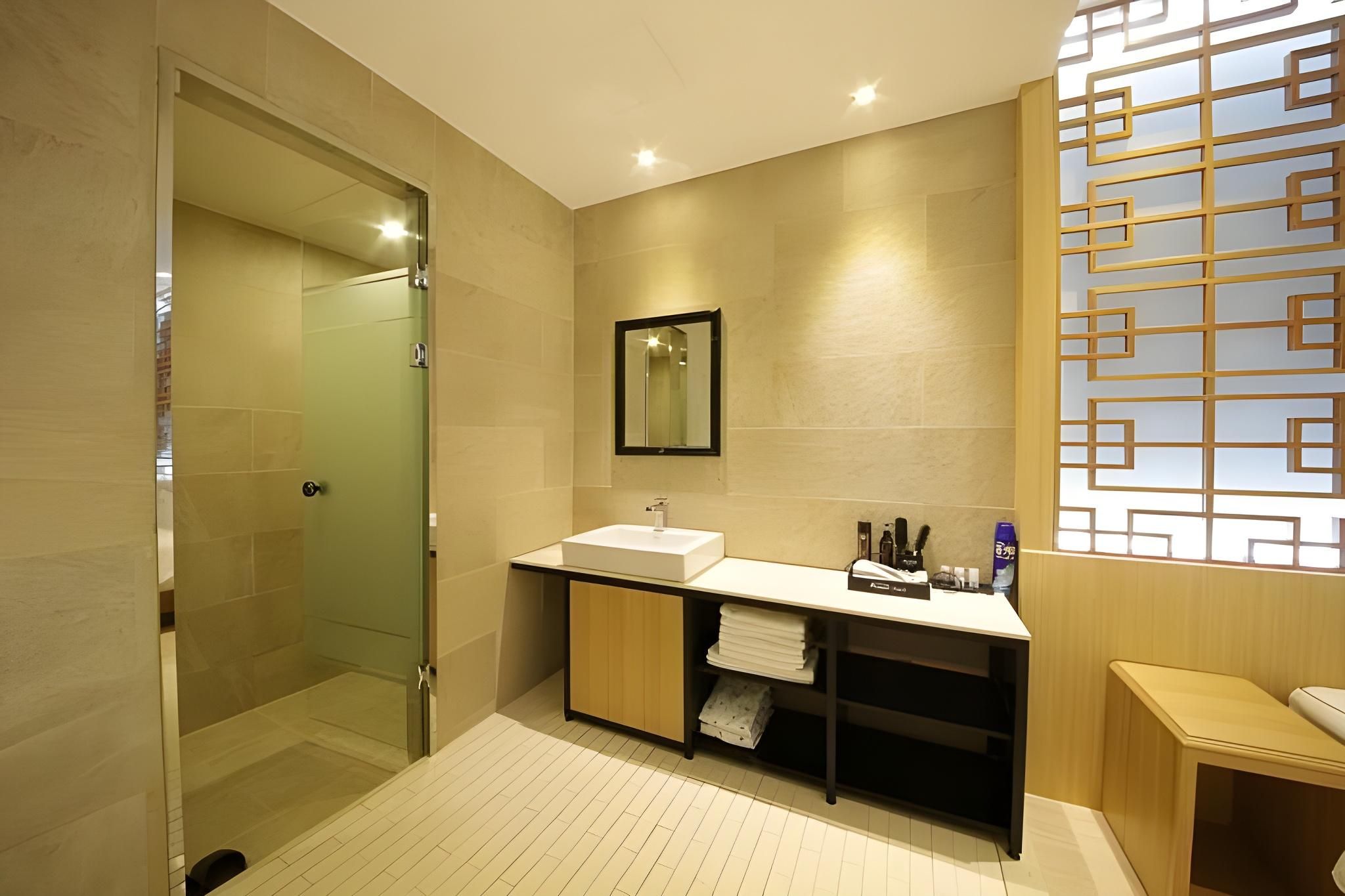 undefined Hotel Almond Busan Station 8