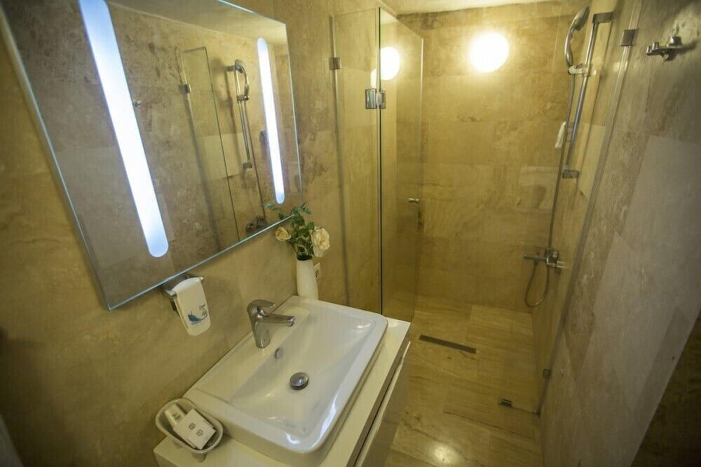 Ansia Hotel Cave Room 5