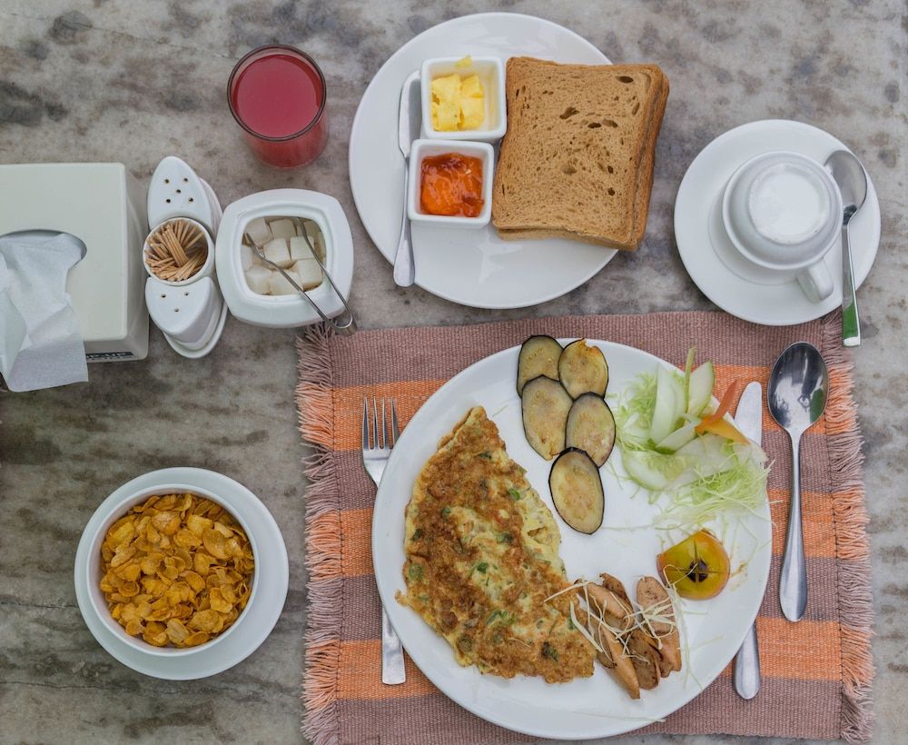 undefined Hotel Peninsula 6