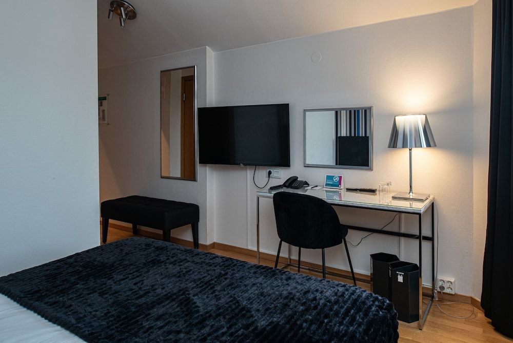 Quality Hotel Statt Standard Room, 1 Queen Bed, Non Smoking 2