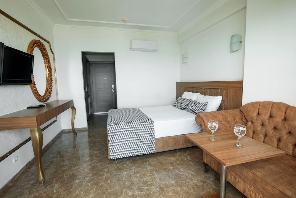 Kristal Beach Hotel Double or Twin Room, Partial Sea View 11