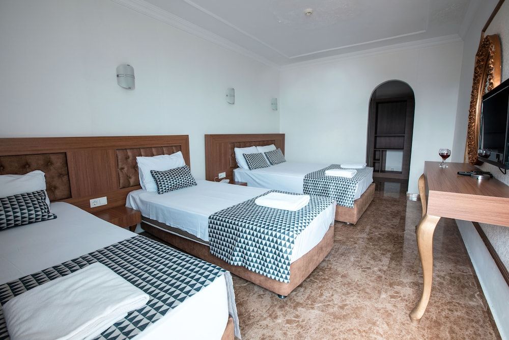 undefined Kristal Beach Hotel 4