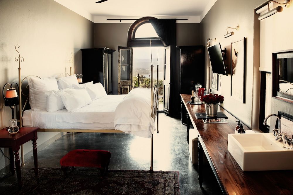 Grand Africa Rooms and Rendezvous Grand Double Room, 1 Double Bed, Ensuite 4