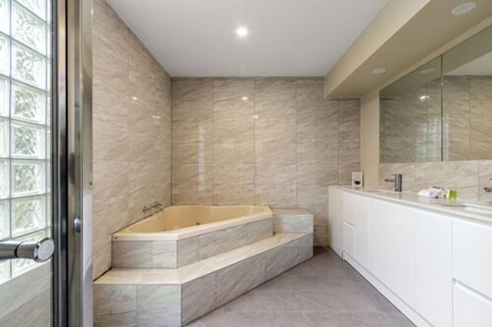 Executive One-Bedroom Apartment