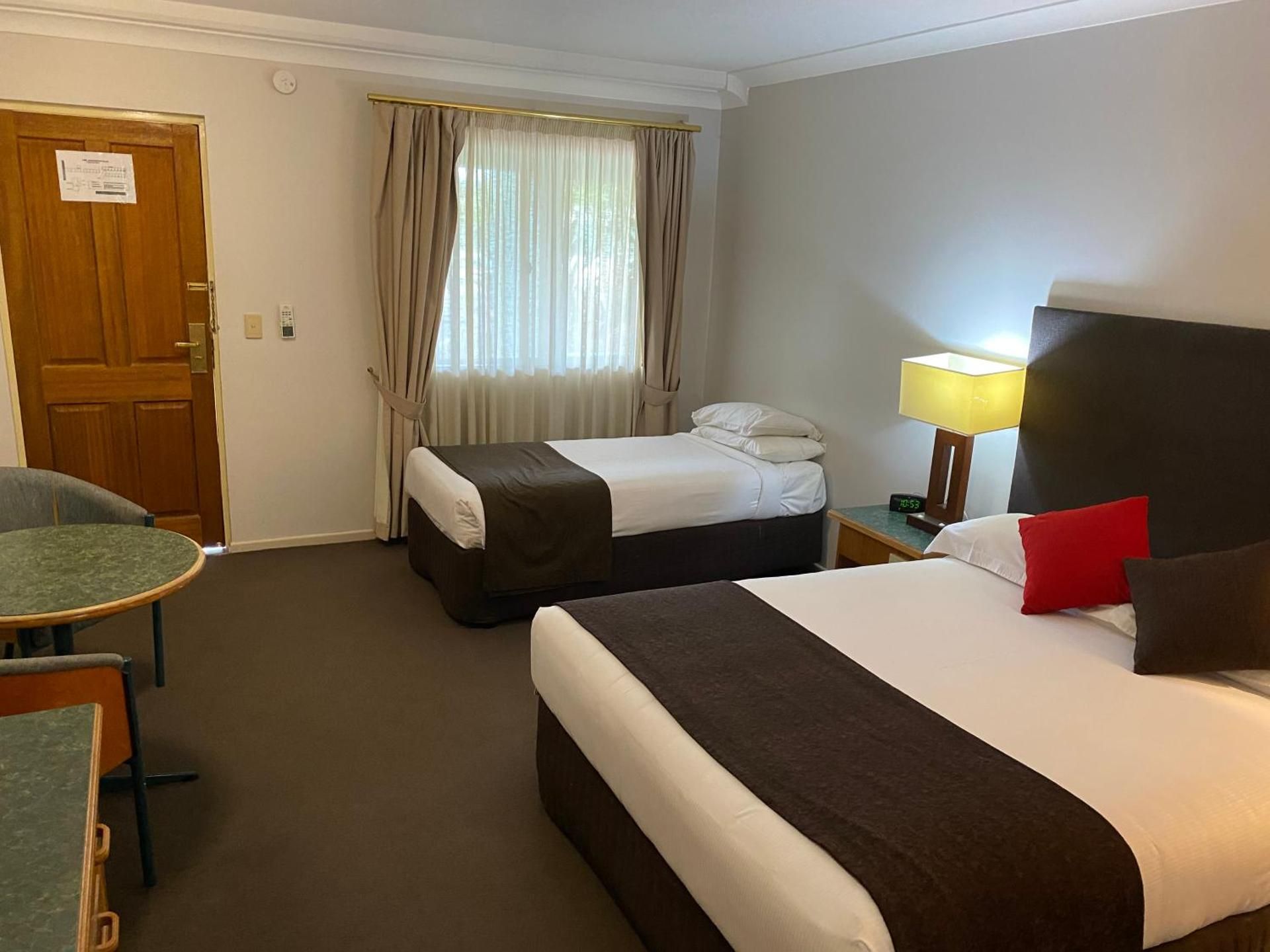 Executive Queen Room with Spa Bath 