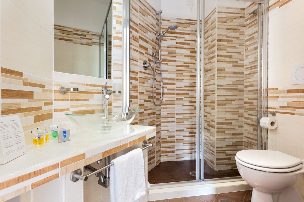 Sol Romae Classic Double Room, 1 King Bed, Non Smoking, Ensuite 5