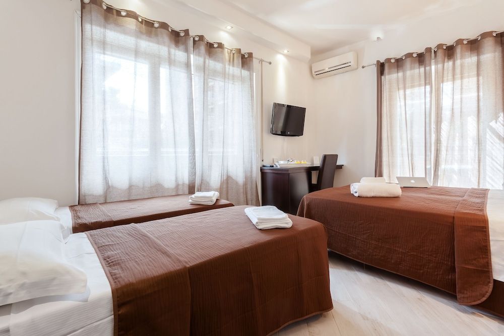 Sol Romae Triple Room 4