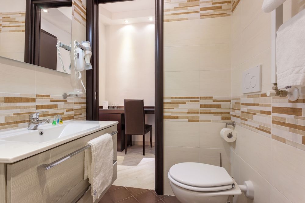 Sol Romae Triple Room 9