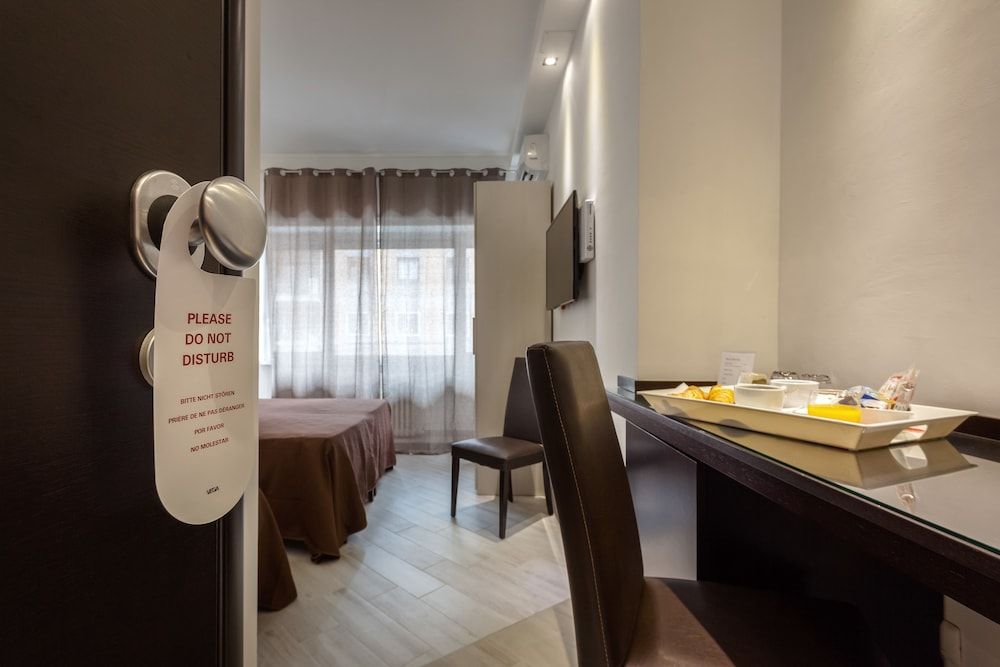 Sol Romae Triple Room 2