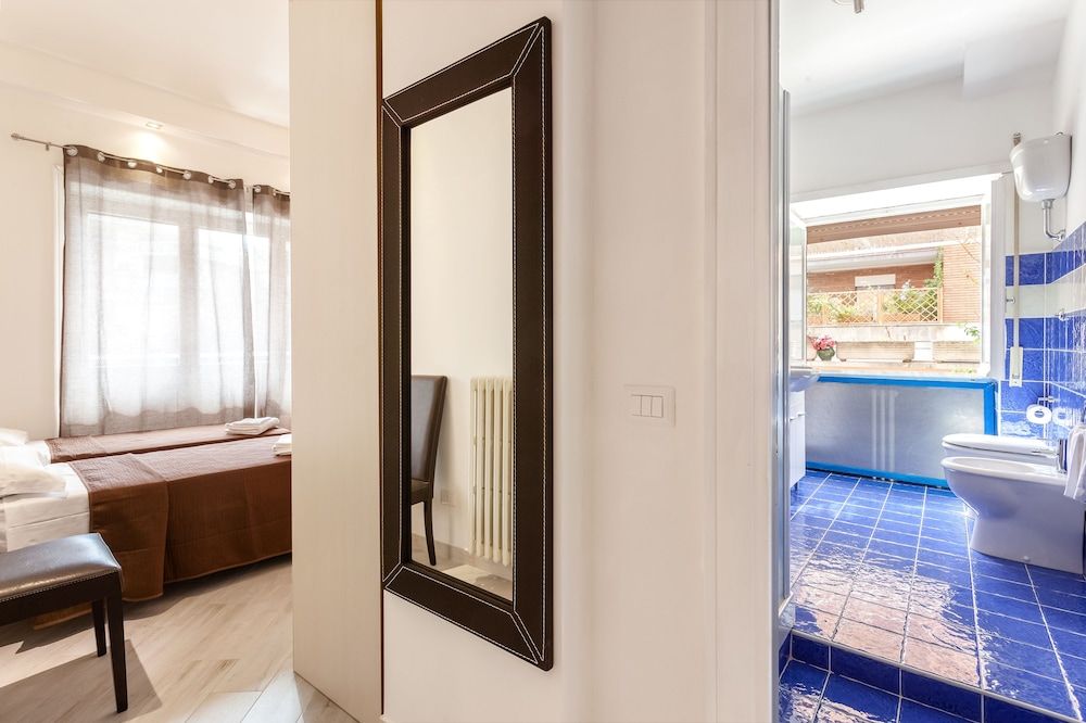 Sol Romae Comfort Triple Room, Balcony, Corner 5