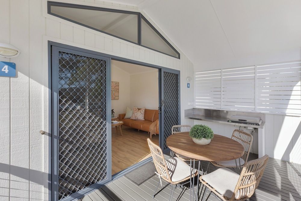 Reflections Ferry Reserve - Holiday Park Deluxe Cabin - Sleeps 4 - Dog Friendly 4