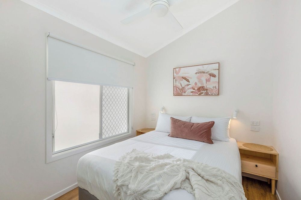 Reflections Ferry Reserve - Holiday Park Premium Cabin - Sleeps 5 - Dog Friendly 2