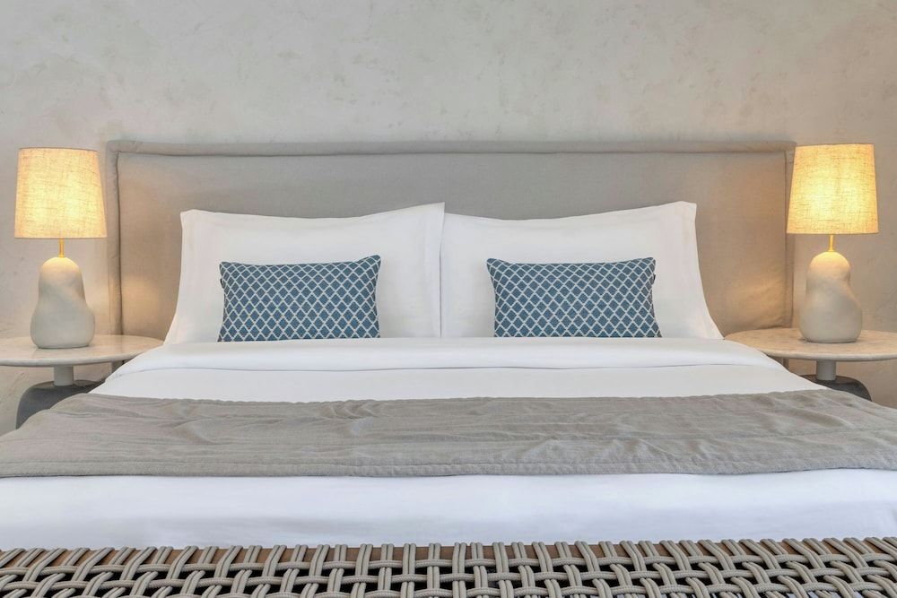 Grand Room, 1 King Bed with Sofa bed, Pool View