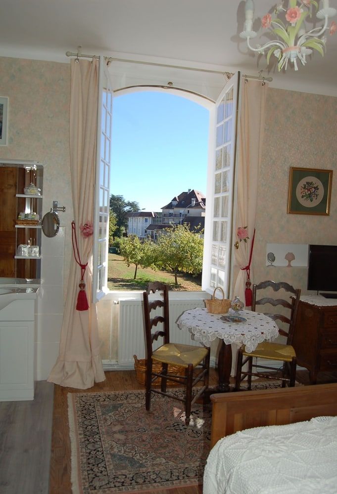 Comfort Room, 1 Double or 2 Twin Beds, Garden View, Garden Area