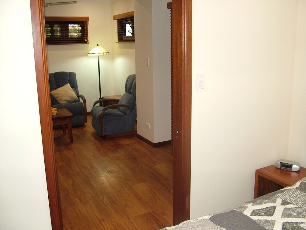 The Summit B&B Ulysses Apartment, Superior Apartment, 1 Bedroom, Kitchen, Garden Area 14