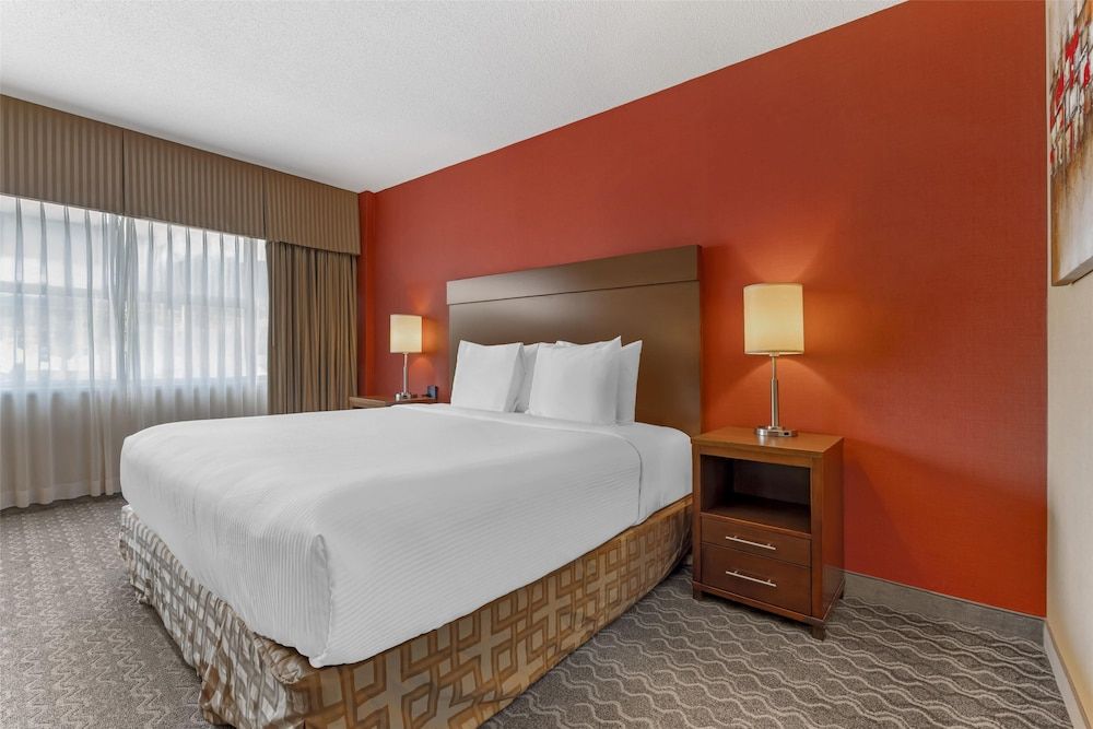 Best Western Terrace Inn Standard Room, 1 Queen Bed, Refrigerator & Microwave, Mountain View 2