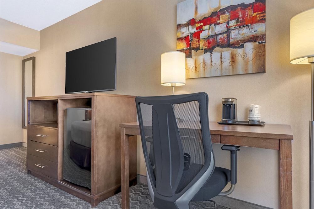 Best Western Terrace Inn Standard Room, 1 King Bed, Refrigerator & Microwave, Mountain View 8