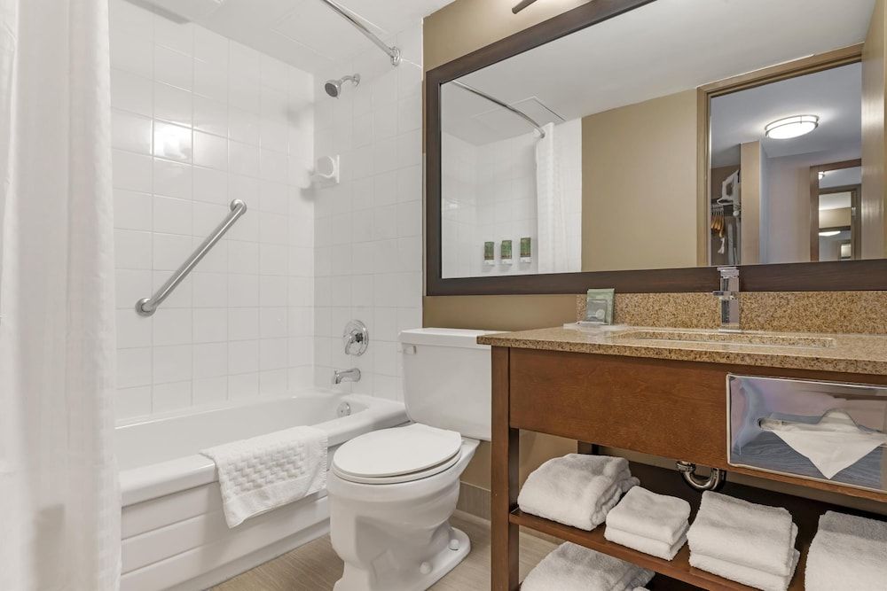 Best Western Terrace Inn Suite, 2 Queen Beds, Non Smoking, Refrigerator & Microwave (with Sofabed) 6