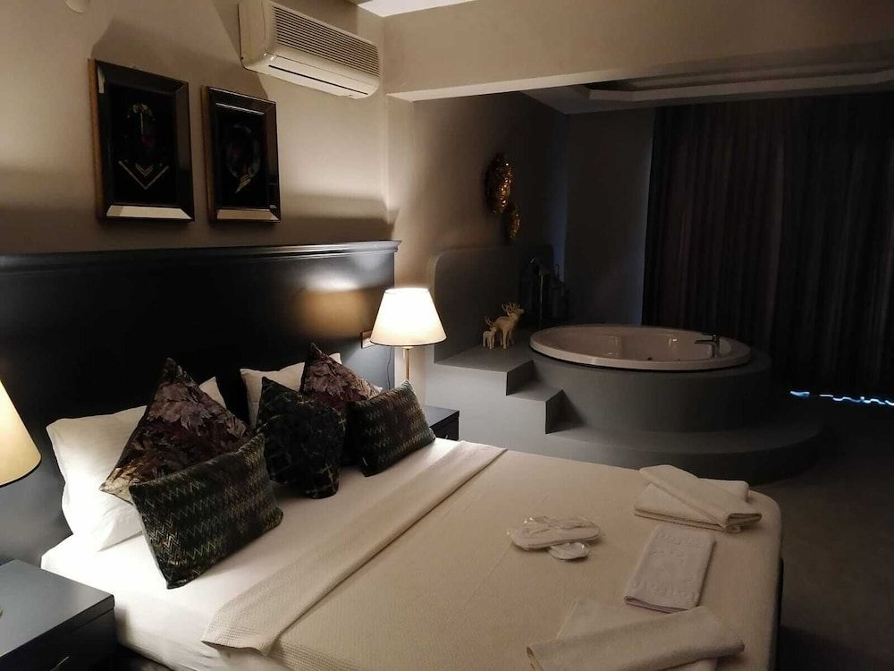 Romantic Suite, 1 Double Bed with Sofa bed, Jetted Tub
