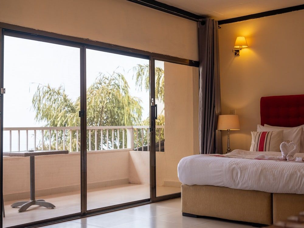 The Country Lodge Hotel Junior Suite 4