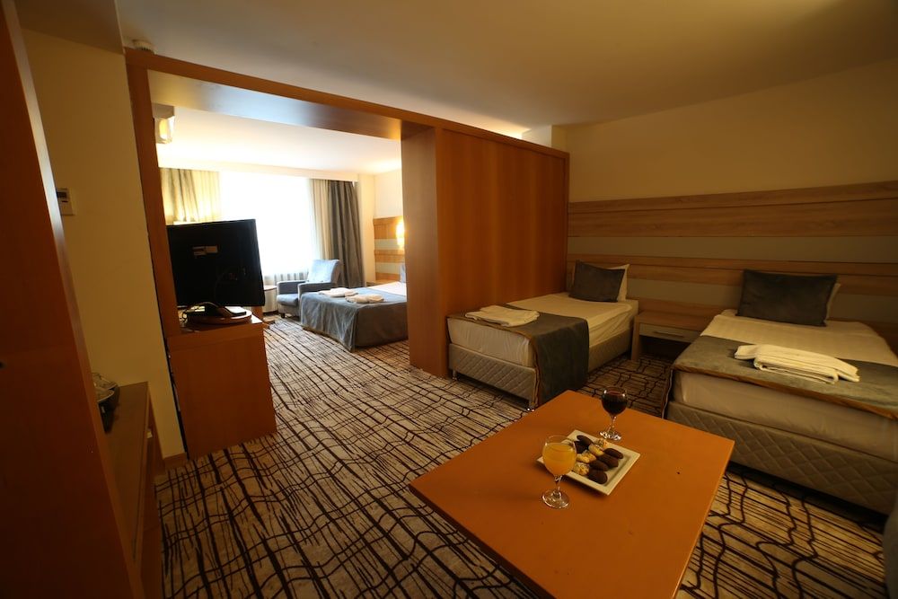 Burçman Hotel Family Quadruple Room 4