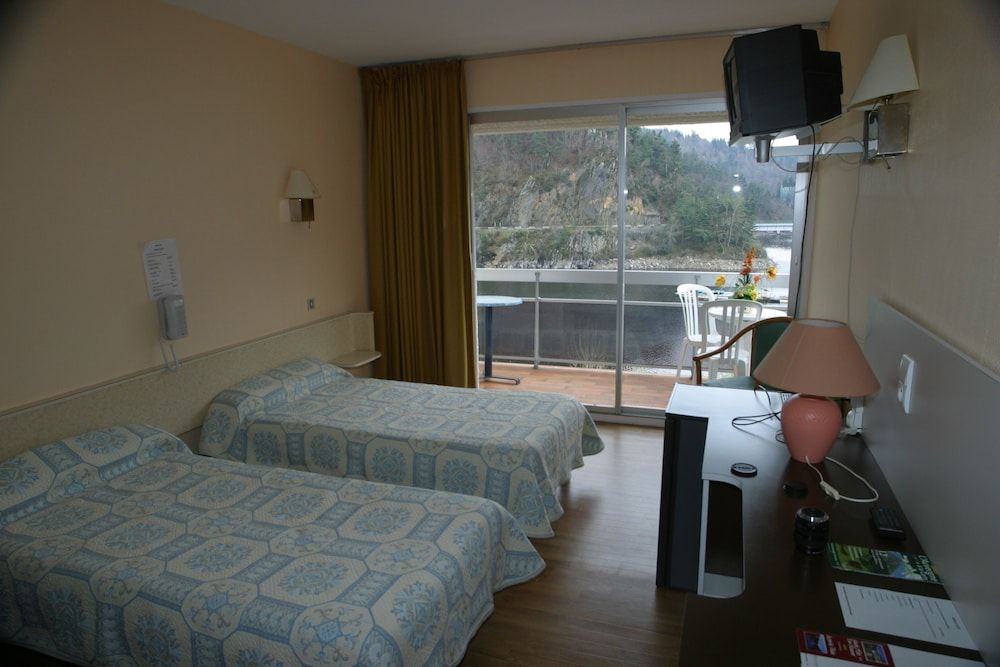 Standard Room, 2 Twin Beds, Lake View (Loggia)