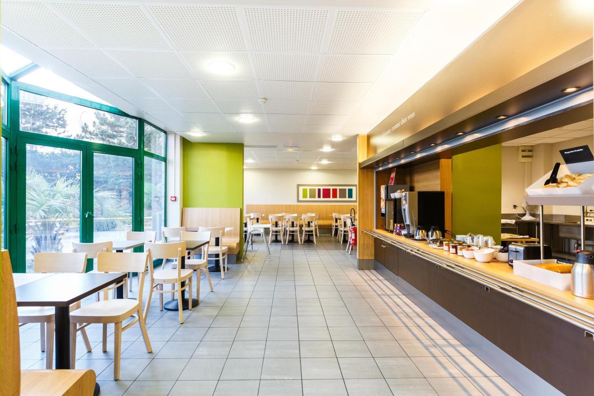 shared lounge/tv area