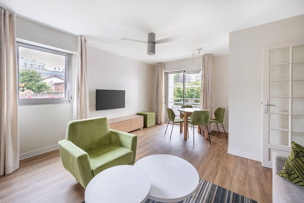 Royal Regency Paris Vincennes Apartment, 1 Bedroom 9