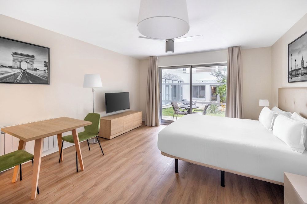 Royal Regency Paris Vincennes Studio (Apartment) 2