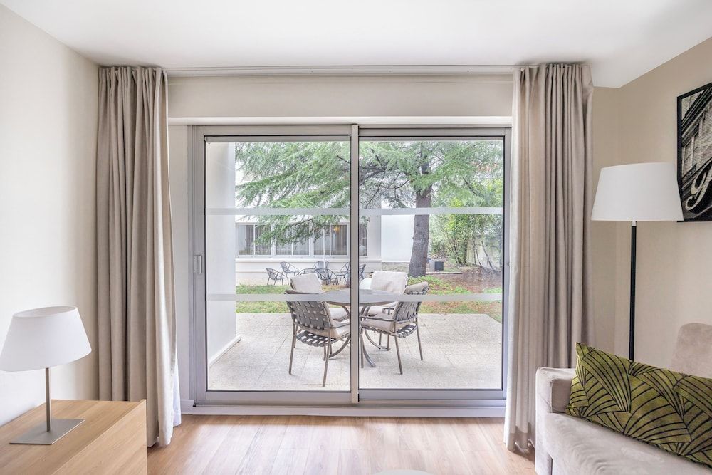 Royal Regency Paris Vincennes Apartment, 1 Bedroom 4