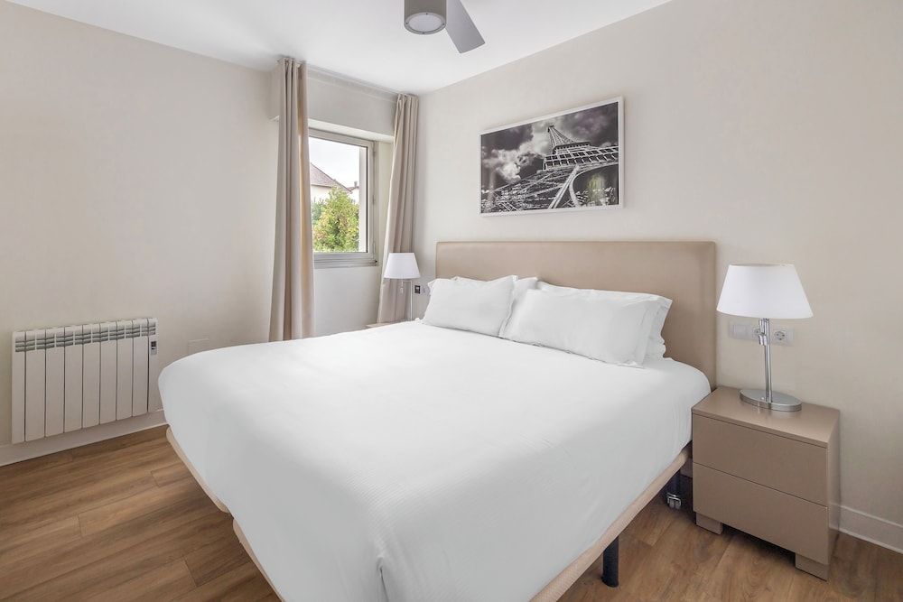 Royal Regency Paris Vincennes Apartment, 1 Bedroom 2