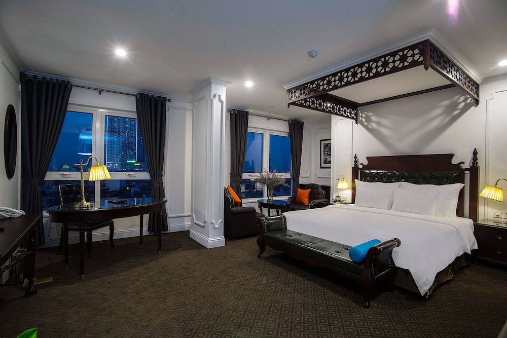 New Era Hotel and Villa Luxury Studio Suite, 1 King Bed, Pool Access, City View