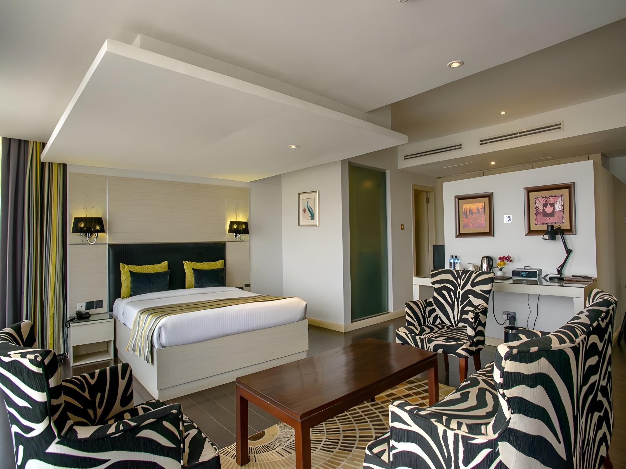 undefined Cloud Hotel & Suites 8