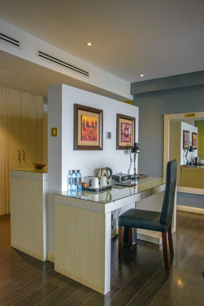 undefined Cloud Hotel & Suites 8