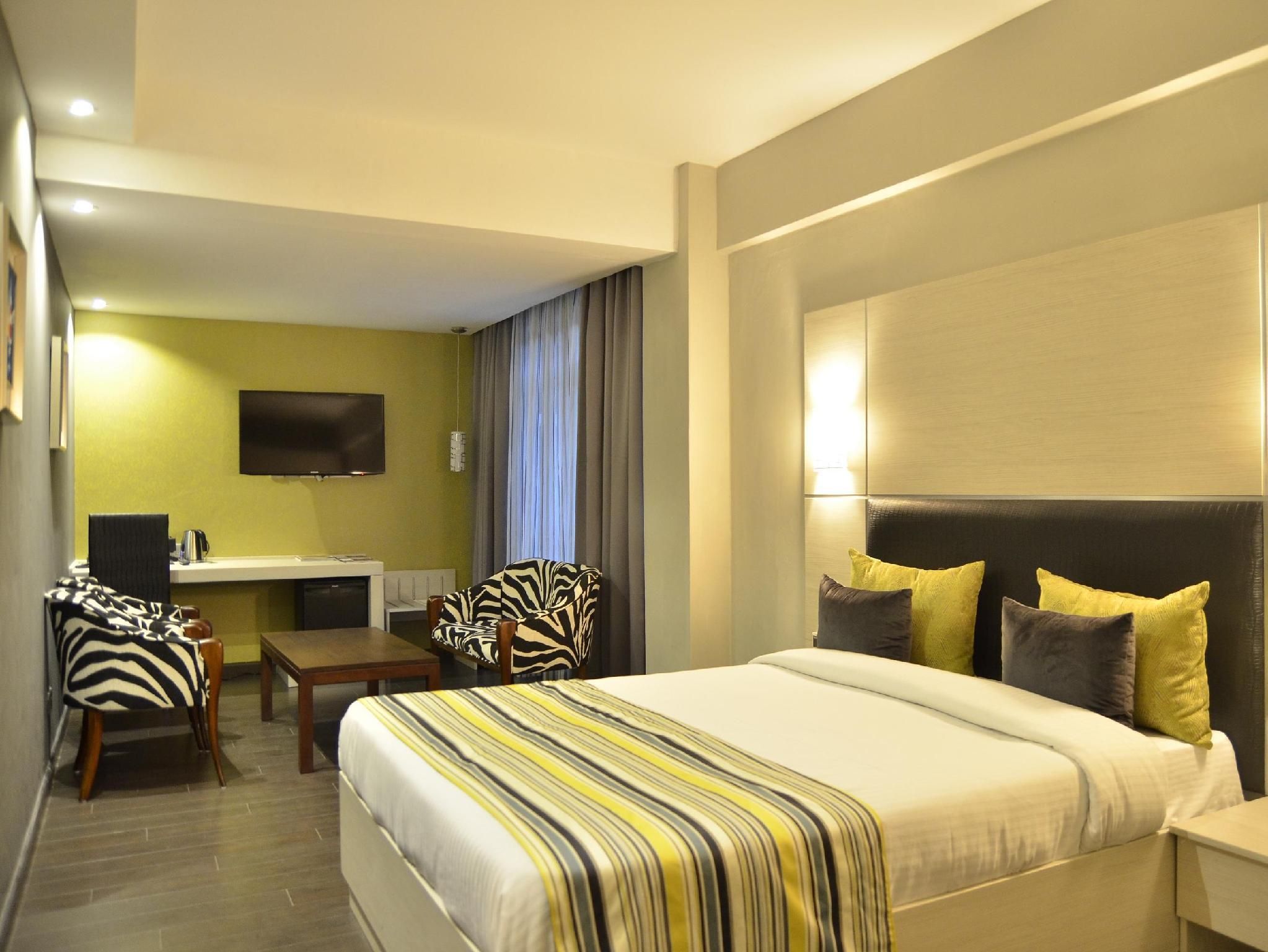 undefined Cloud Hotel & Suites 4