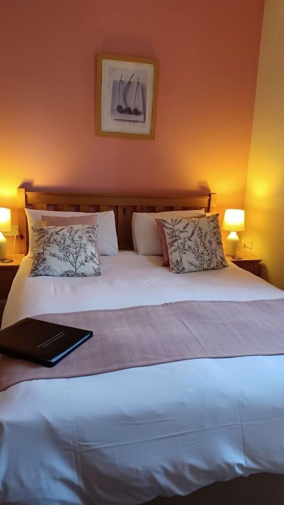 Basic Double Room, Ensuite (Room 1)