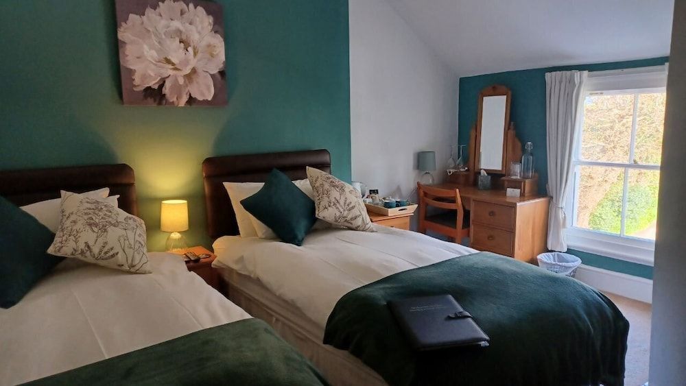 Standard Twin Room, Ensuite (Room 7)