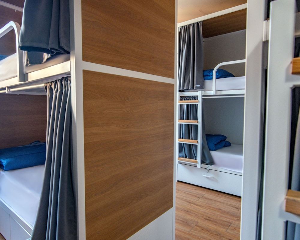 Factory Hostels Barcelona Shared Dormitory, Women only, Shared Bathroom (1 bed in 6 bed dorm) 5