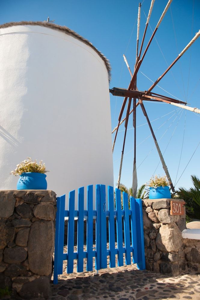 Milos Villas Hotel Traditional Windmill 7
