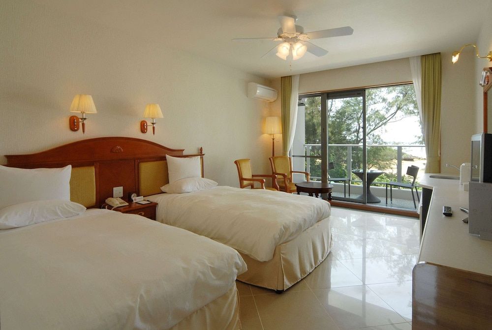 Standard room 2 Single Beds with Balcony, Non Smoking (with extra bed)